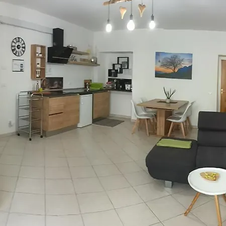 Apartment Bed & Bar Mini